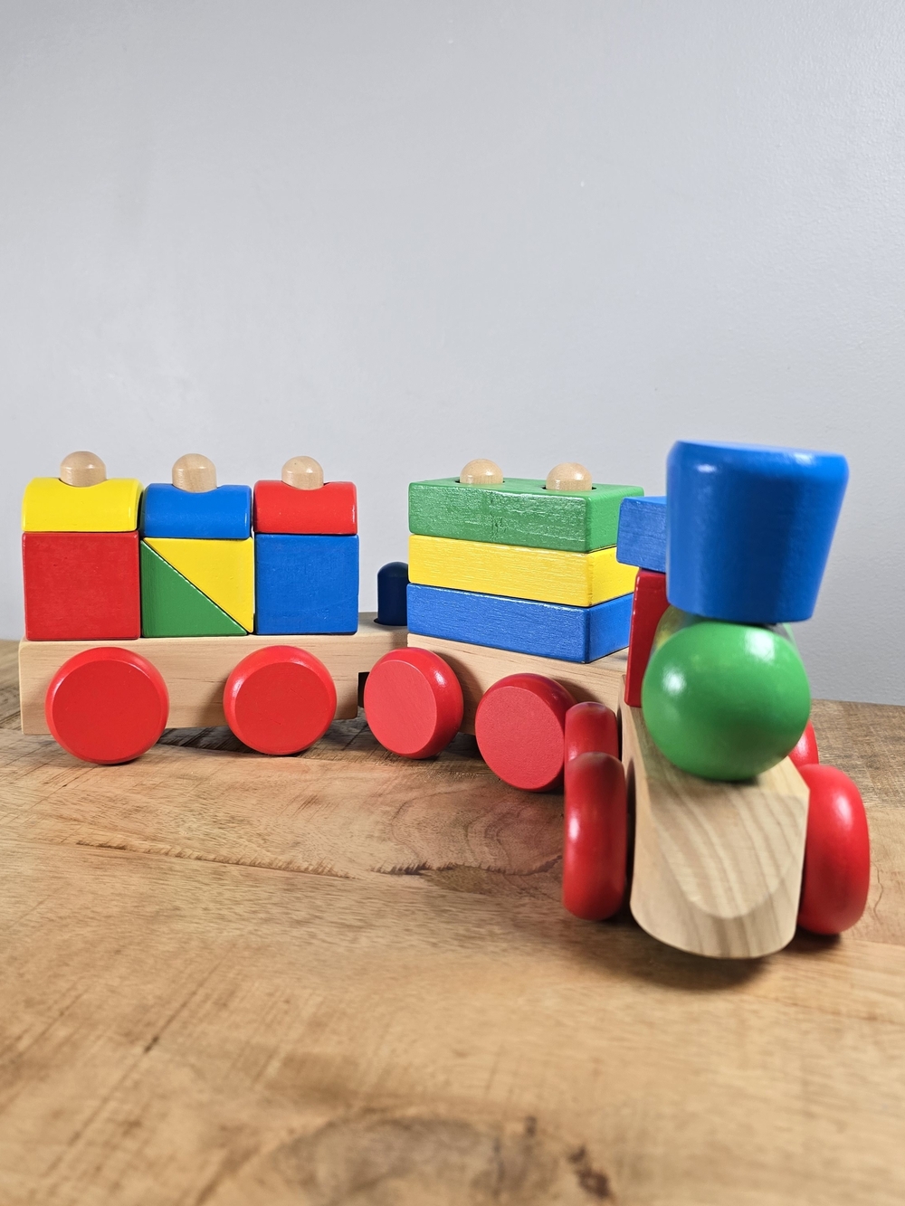 Melissa & Doug Wooden Pull-Along Train in Red, Blue, Green, Yellow